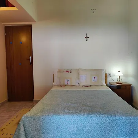 Sea View Family בית נופש Aigani