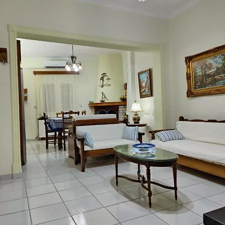 בית נופש Sea View Family Aigani