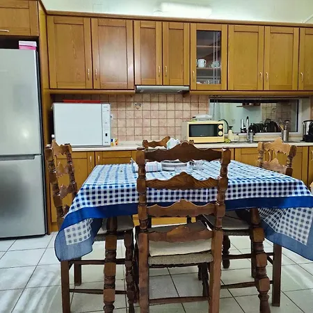 Sea View Family בית נופש Aigani